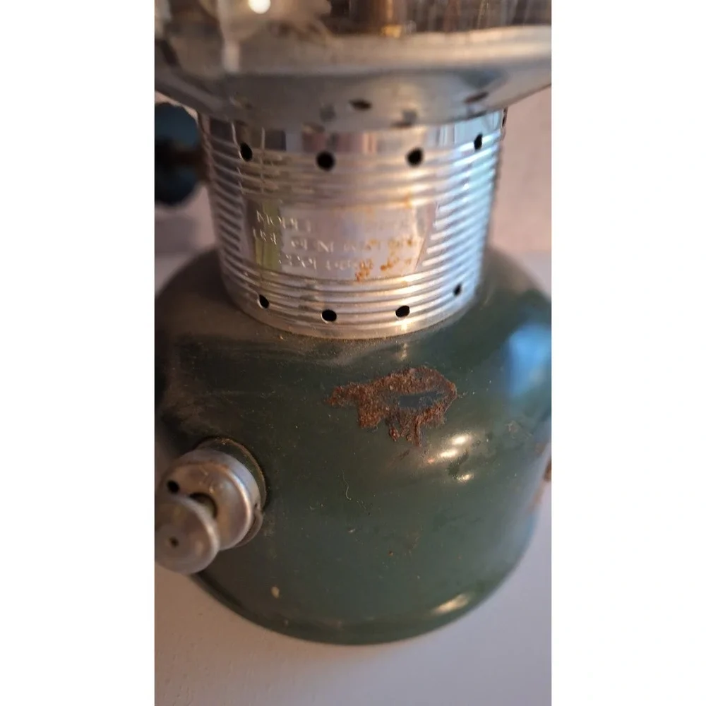 VINTAGE COLEMAN 220F DOUBLE MANTLE LANTERN GREEN FOR PARTS OR REPAIR USA
